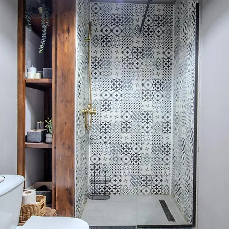 Old Town By Humpback Craiova